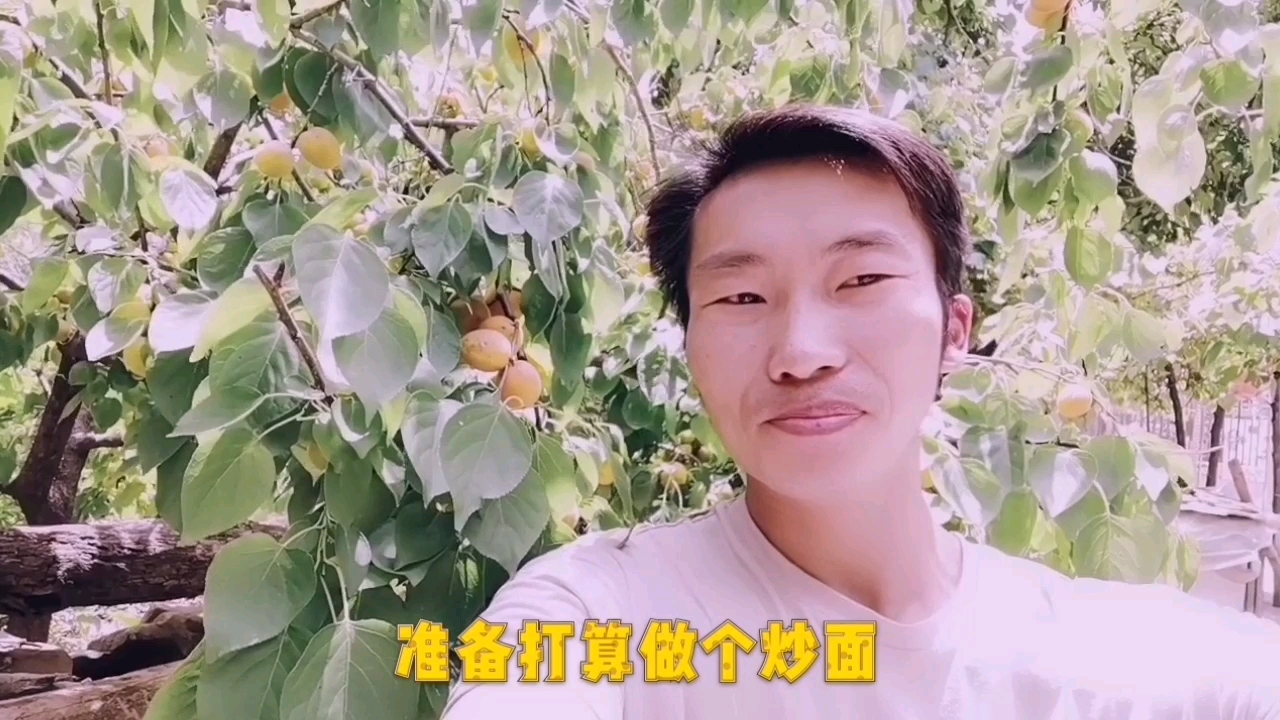 洋葱腊肉炒面好吃简单又好做,就只花了几块钱