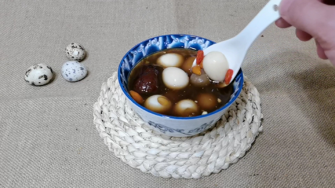 气虚和血虚,鹌鹑蛋加6种食材,营养又美味调理气血,养出好气色
