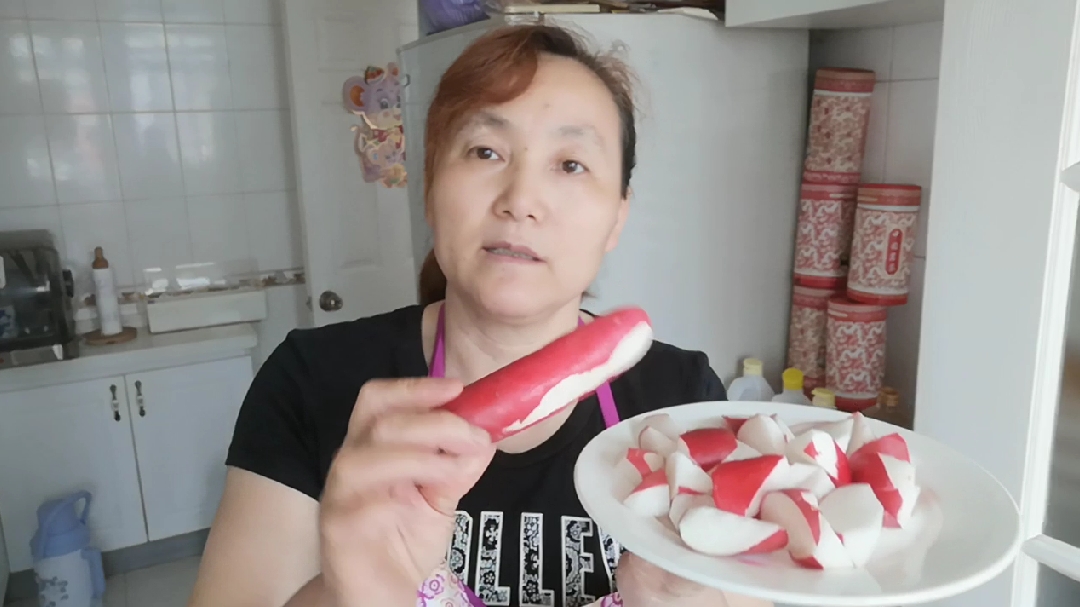 老北京家常菜,小萝卜加海米,咋样?软香,略带点海味,特下饭。