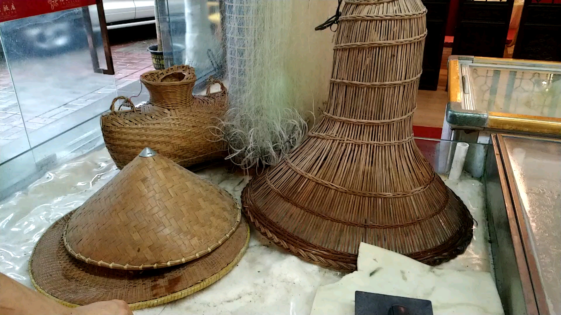 在城市回忆农村乡下捕鱼工具