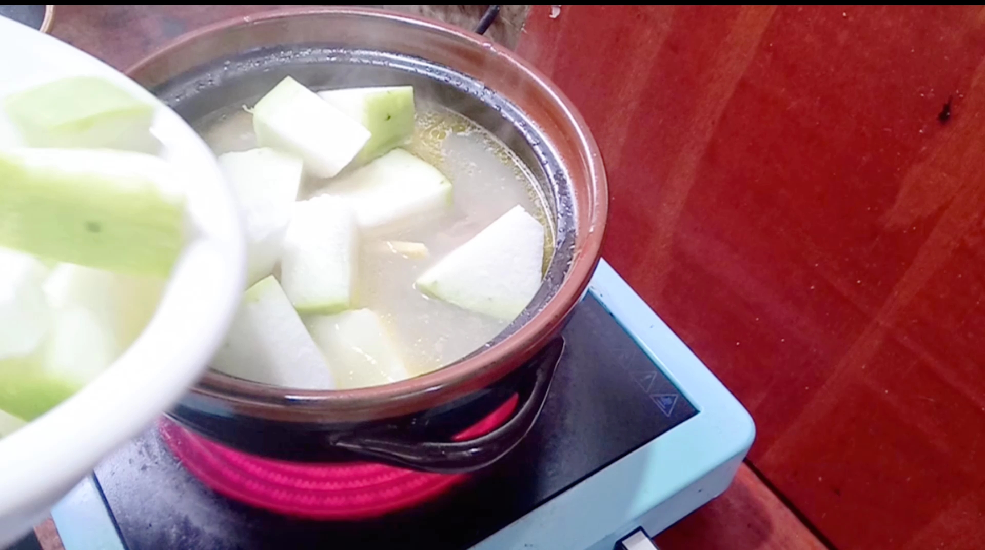夏天喝冬瓜汤好,华女分享老鸭冬瓜汤的配方,清热祛湿又好喝