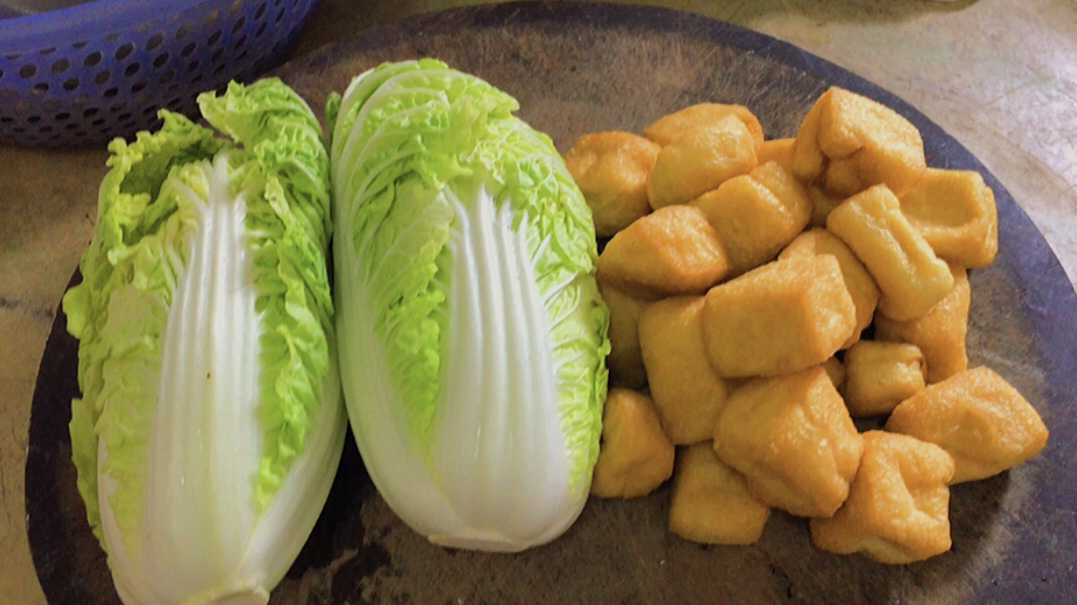 白菜油豆腐好吃无技巧,一盖一煮,简单美味不油腻,香!