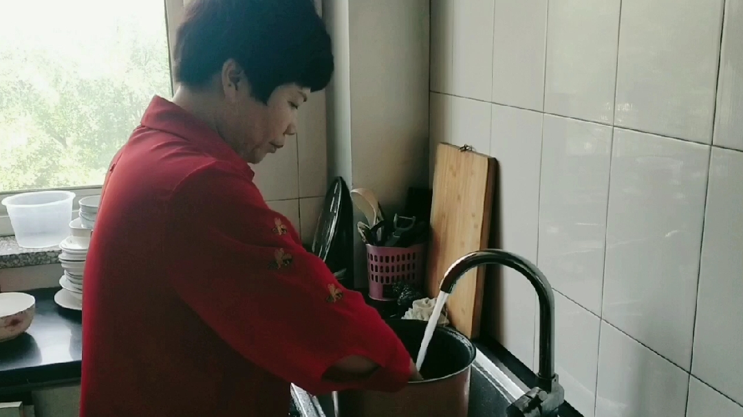 秦皇岛特色吃法,土豆豆角炖肉,每天为我爱的人们做饭