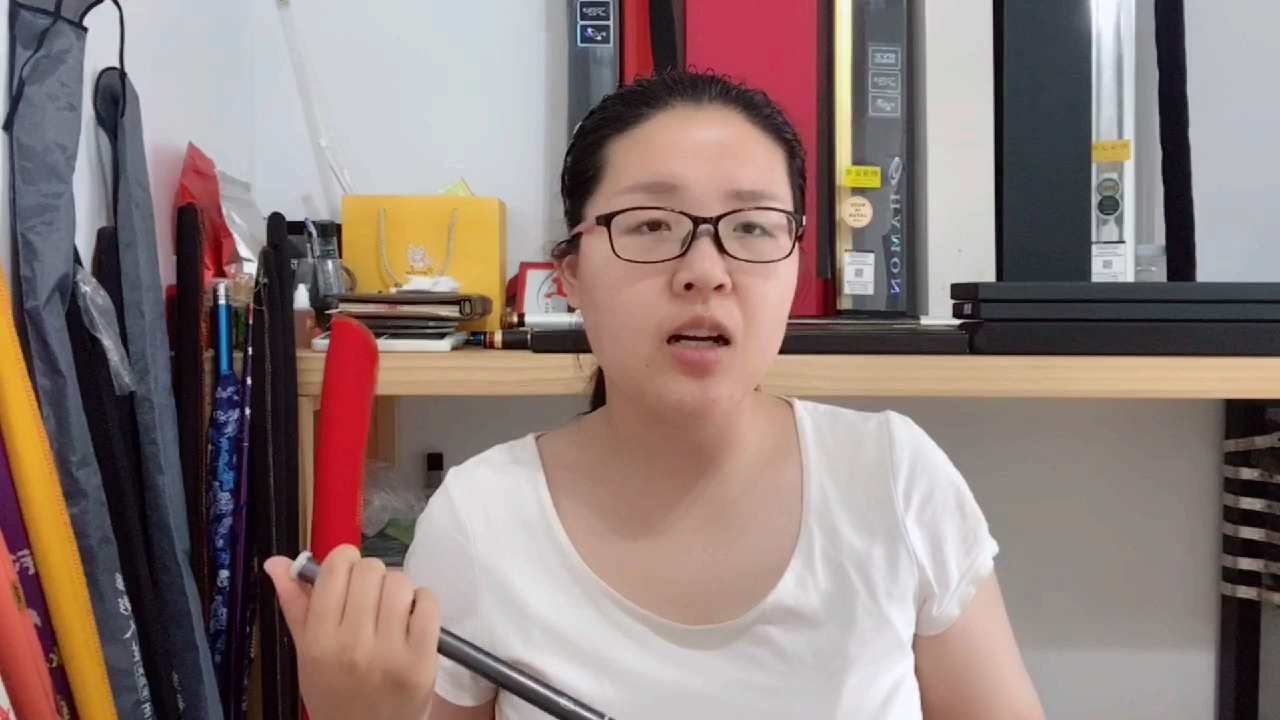 速来围观!鱼竿质量超好,超轻、超硬挺,价格又便宜的,你见过吗