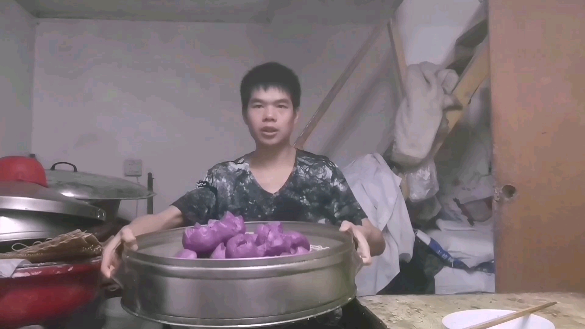 包子店老板教你做紫薯开花馒头,和面技术和揉馒头的方法全教给你