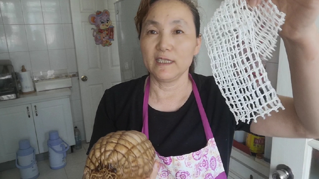 酱肘子?正宗老北京做法,软香筋道,不油腻,和春饼烙饼是绝配。
