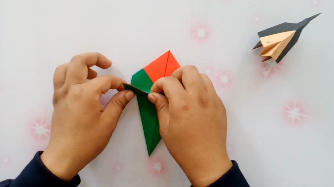 折纸教程:幼儿折纸视频大全,简单可爱漂亮鹦鹉的折法