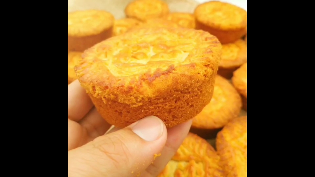 像蛋糕一样口感的老式广东蛋皮月饼 柔软松酥商业配方技术教学
