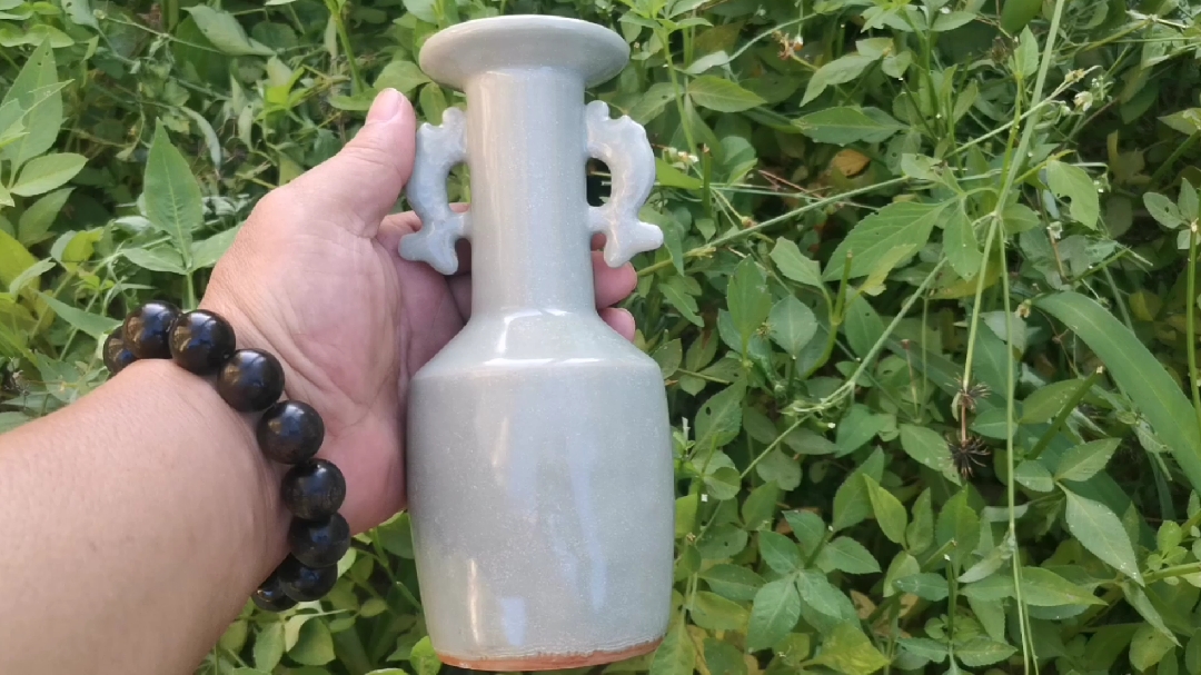 龙泉窑摩羯鱼双耳瓶