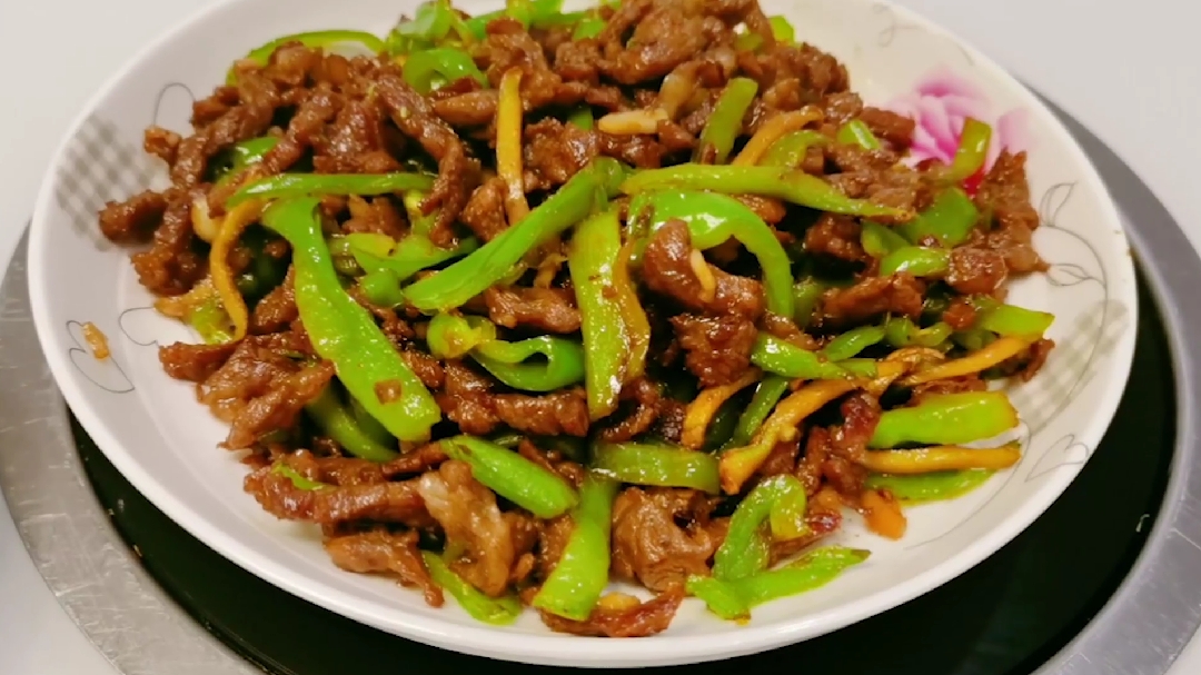 在家做个青椒牛柳,配米饭,好吃!