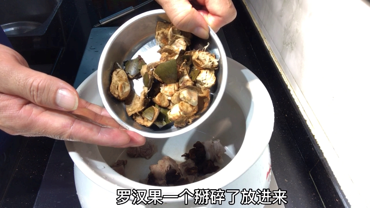 罗汉果排骨汤,我的最爱,经常喝,大家看看吧