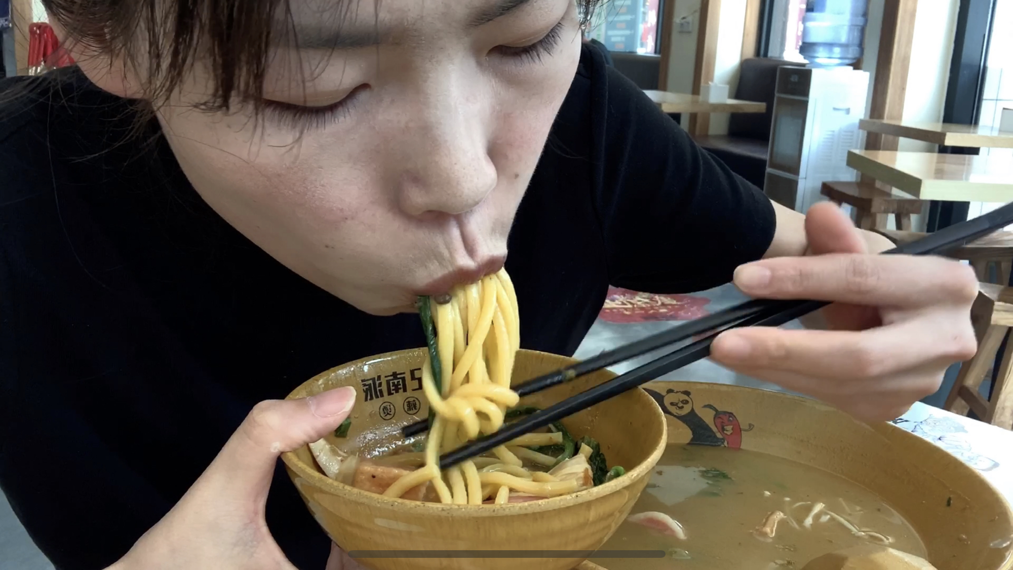 长时间不吃麻辣烫了,骨肉相连,虾饺,蟹排随便吃,真过瘾