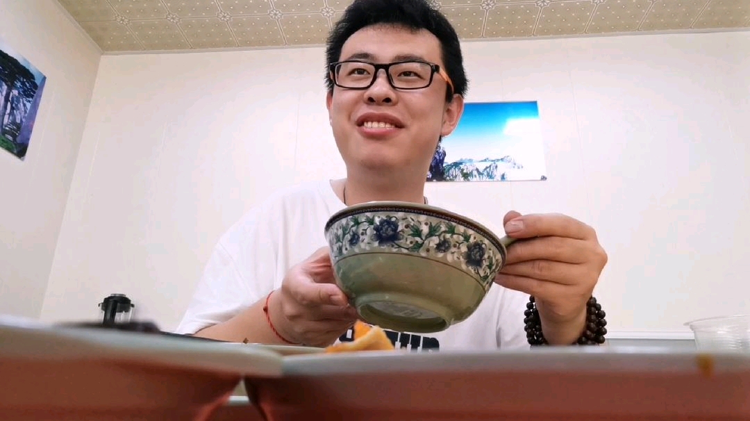 出去吃个黄山菜饭,把同事的人生给整泄气了呢