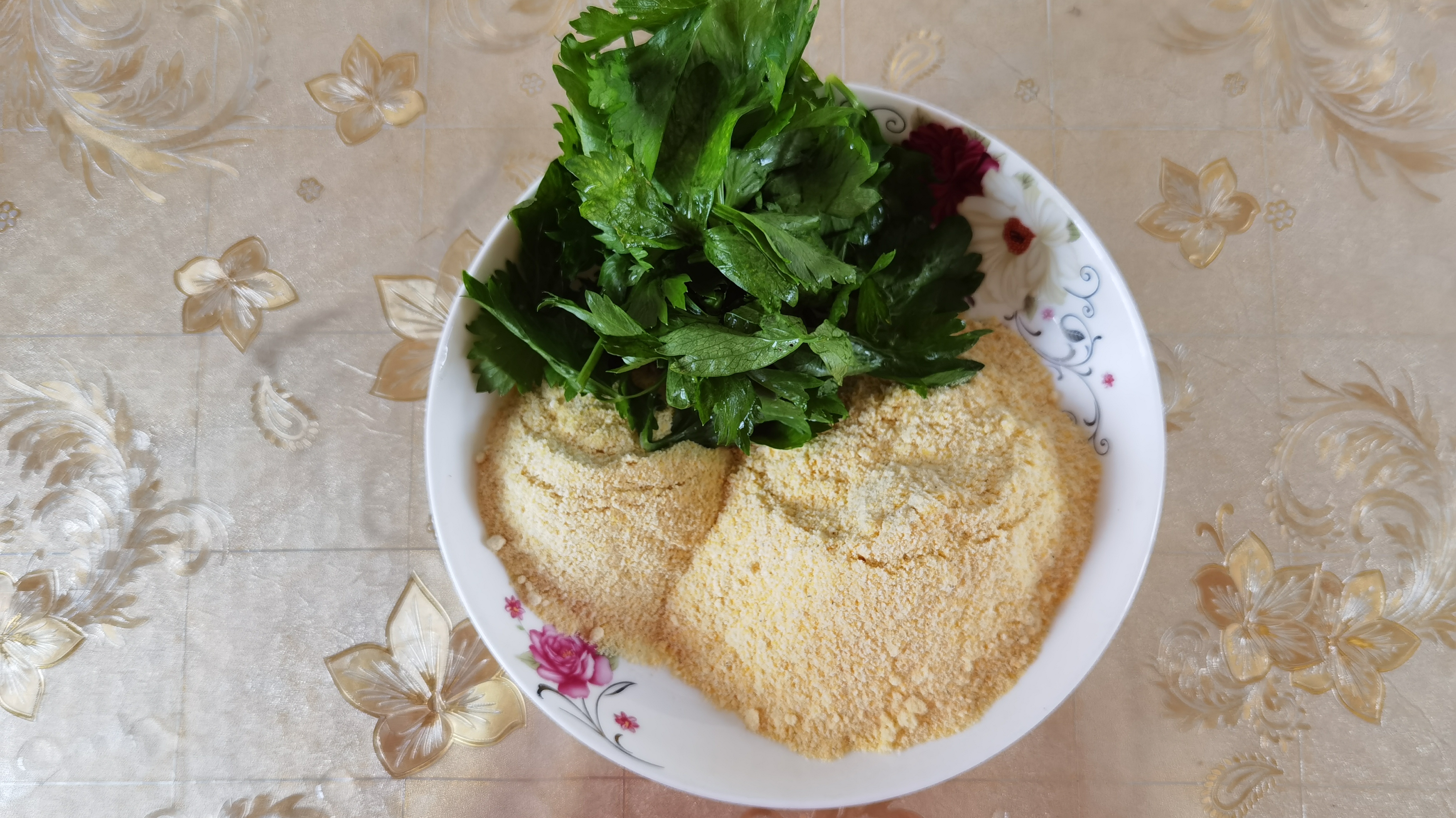 1把芹菜叶,1把豆面2把玉米面做芹菜玉米饼,婆婆直呼太好吃