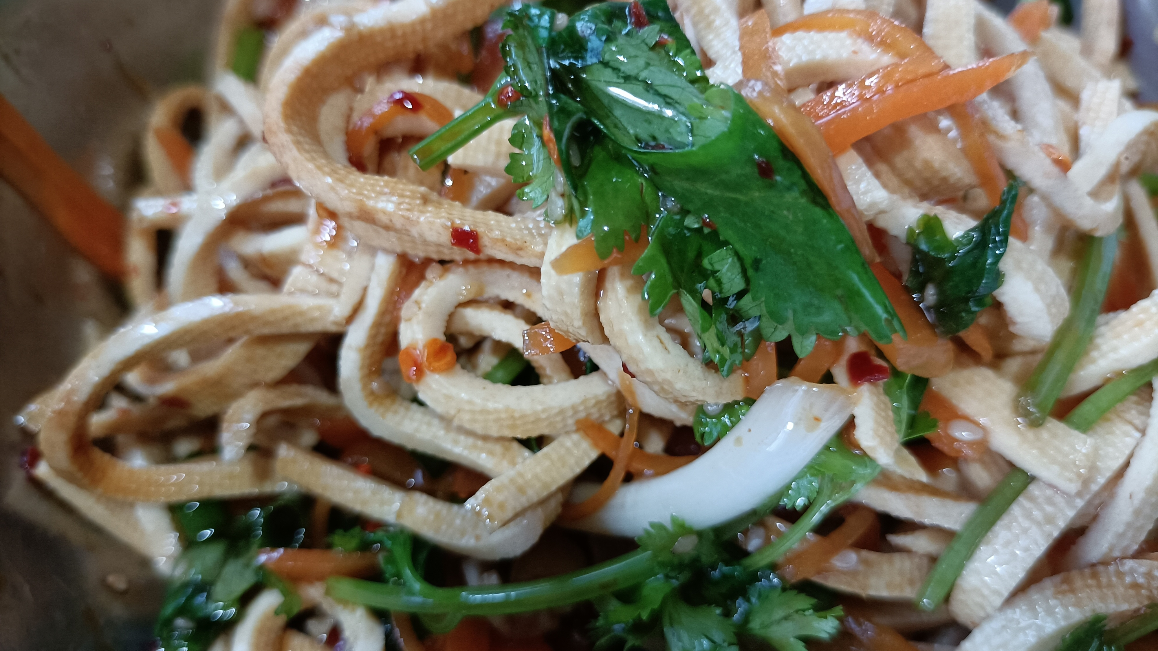 7月1日建党节,一年过半,今天偷懒来个凉拌豆腐皮吧!