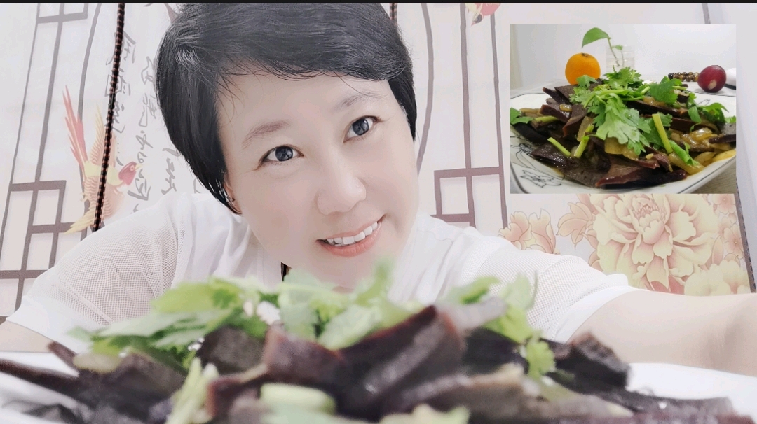 猪肝明目补血功效好,含维生素和微量元素,第一次这样炒着吃真棒