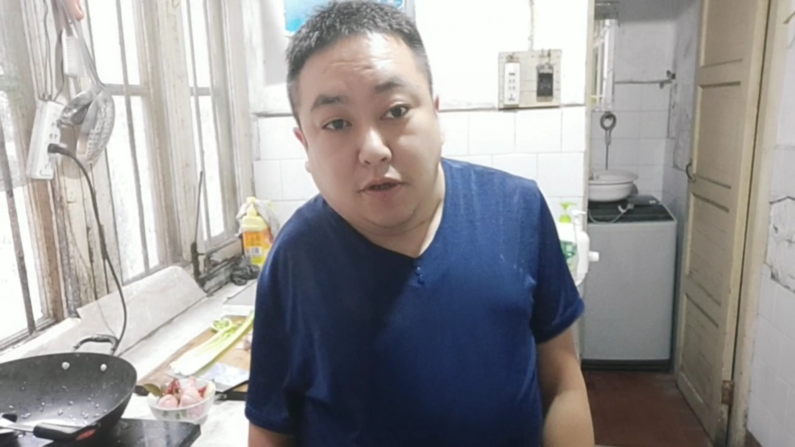 酸辣鸡胗盖浇饭,味到巴适得板