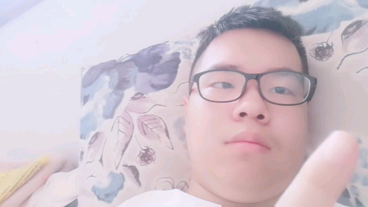 没聊的表情包子的故事