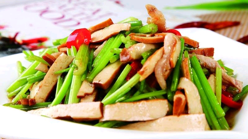 爽口小菜,炒香干,香味浓郁,清淡开胃,做法简单,营养丰富。