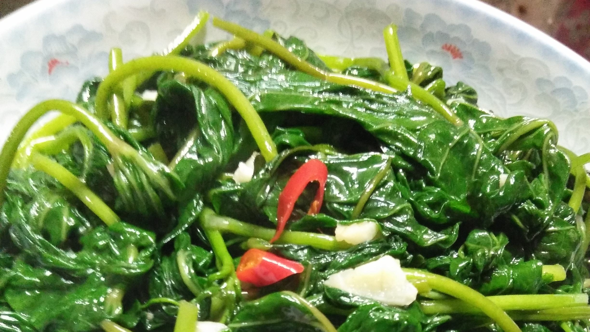 家常清炒红薯叶,脆绿营养1盘菜,下稀饭好安逸,美味