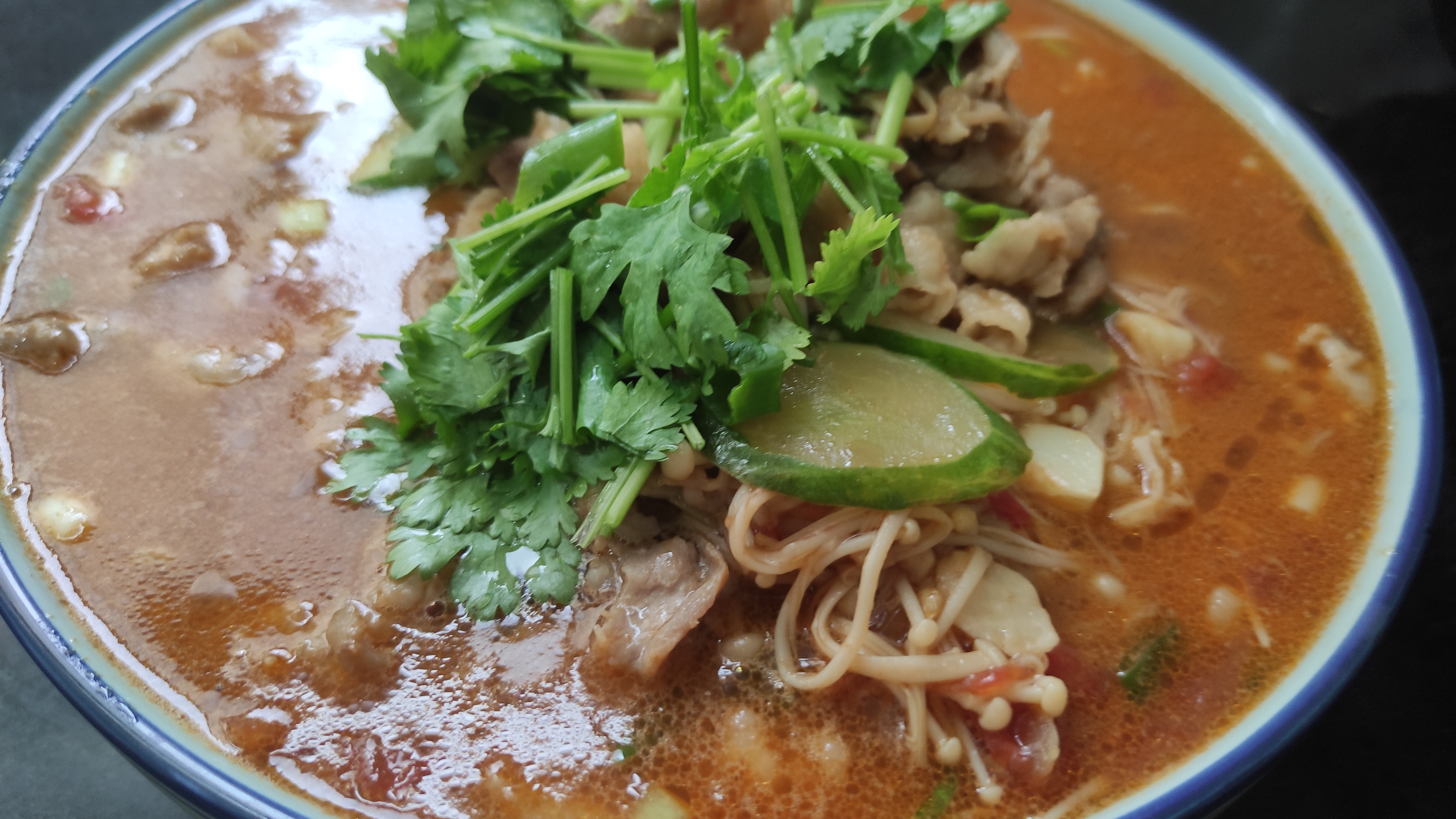 妞妞今天做来西红柿牛肉,汤鲜味美,配上米饭,连汤都喝完了