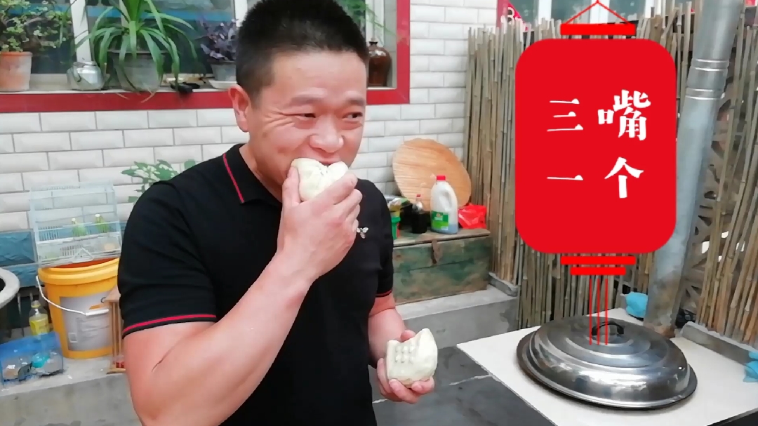 谦哥给家人们蒸长豆角肉馅的大包子,三口能吃一个,真解馋