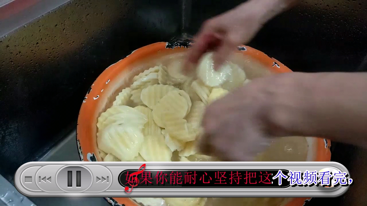 武汉久久鸭脖加盟跟着这个卤菜师傅学习,不仅教技术还教怎么卖