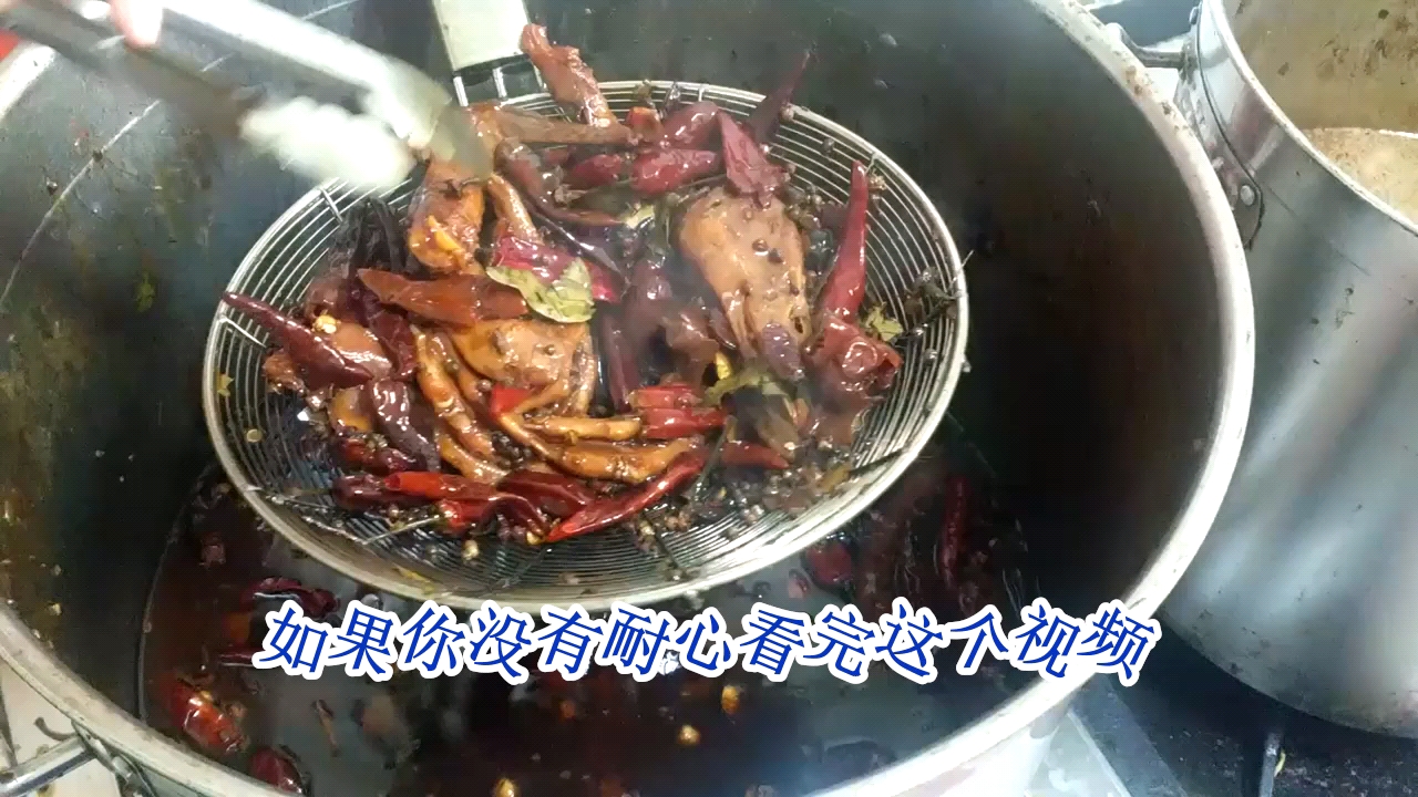 10年店师傅说告诉你哪里有久久鸭脖学,这个卤菜店的学员生意火爆