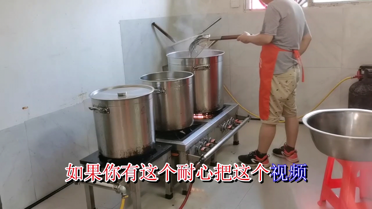 摆摊阿姨告诉你去哪里学做绝味鸭脖,卤菜师傅都会告诉你的