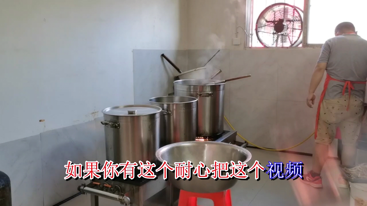 想学个正宗技术却不知道哪里有学绝味鸭脖技术,跟这个师傅学习卤