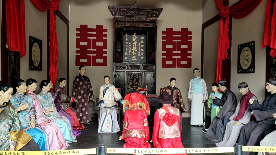 重庆迎来凉爽天,菜菜带妈妈逛博物馆,这样的古董你见过吗?