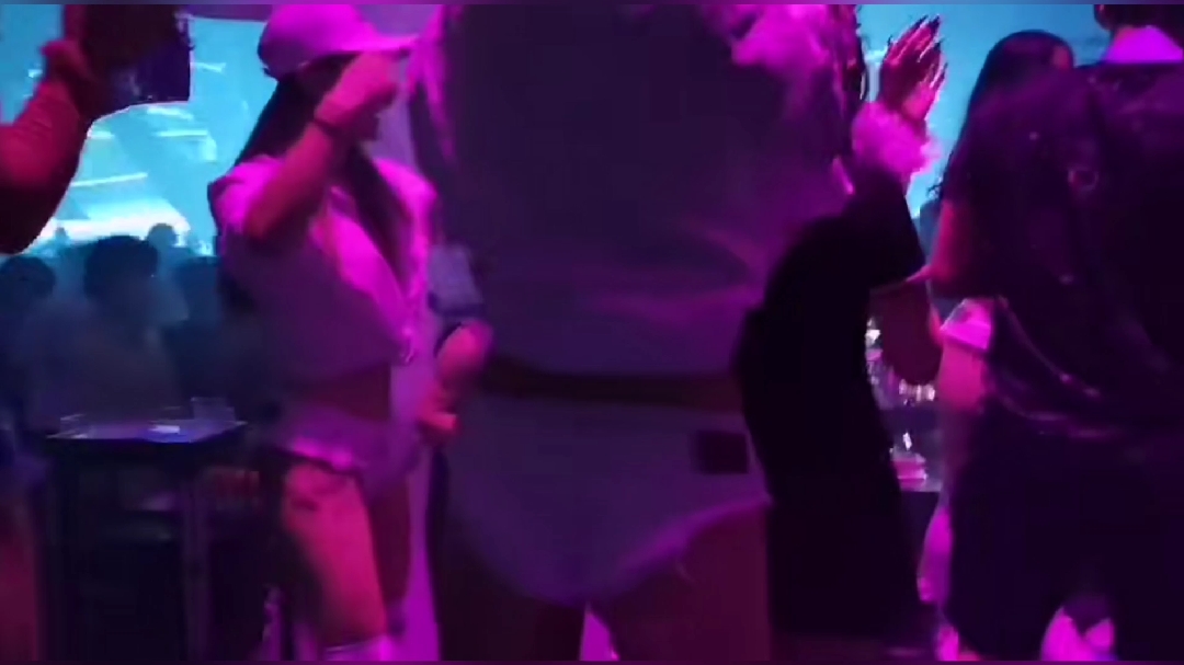 东莞常平第一派对空间是一家最气派、高大上、俊男美女特多的酒吧