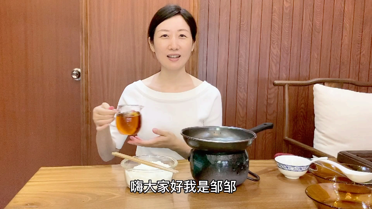 1杯红茶汤1碗面粉1个柠檬1个火龙果,不一样的煎饼,味道棒棒哒