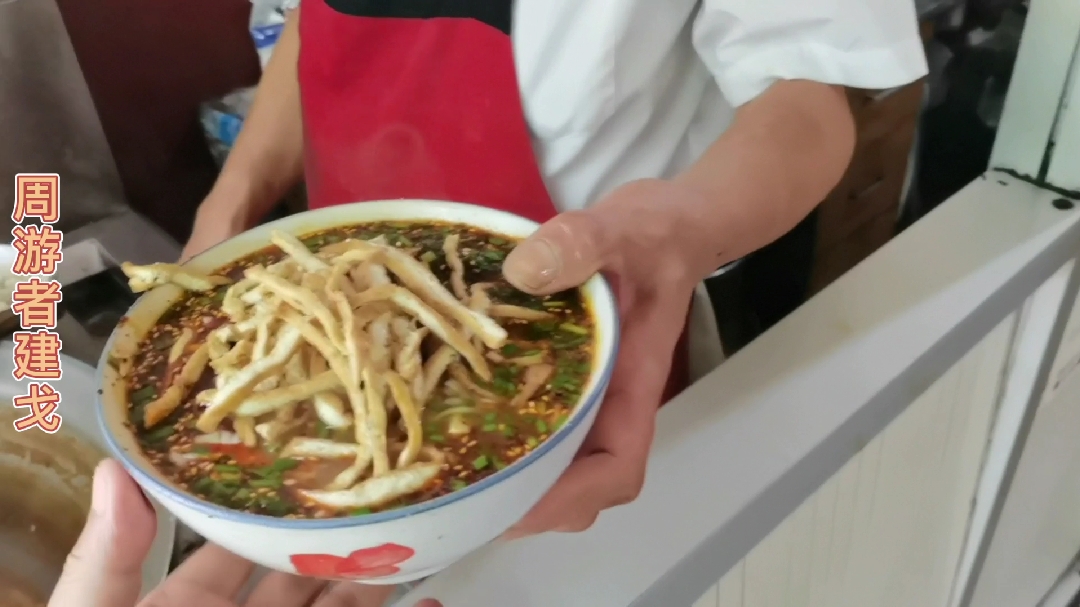 陕西铜川耀县咸汤面五元一碗,咸香可口,连汤都喝完了