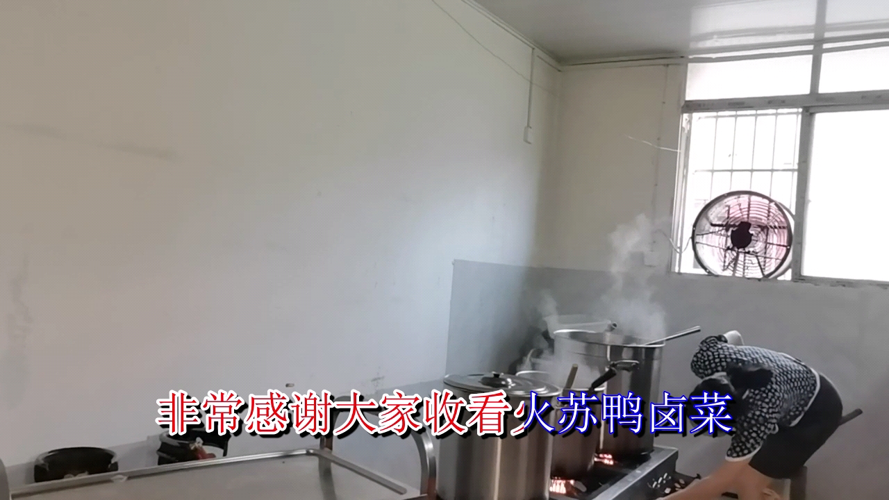 想学习卤菜却不懂久久鸭脖加盟利润多少,这家培训师傅很负责
