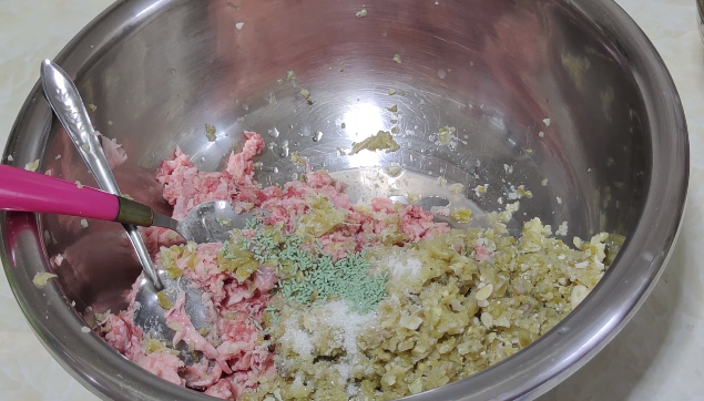 酸豆角馅的饺子,也是非常香而不腻