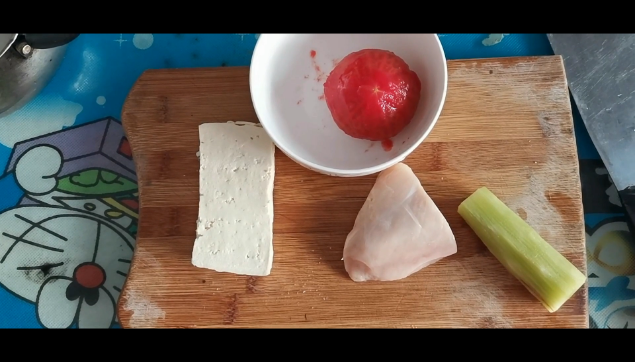 (月子餐)一道美味的三丁豆腐汤让你的月子餐不再单调~