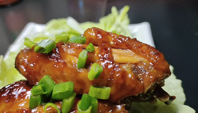 哇,真的是香,雪碧加可乐煮鸡翅外焦里嫩这种味道爽