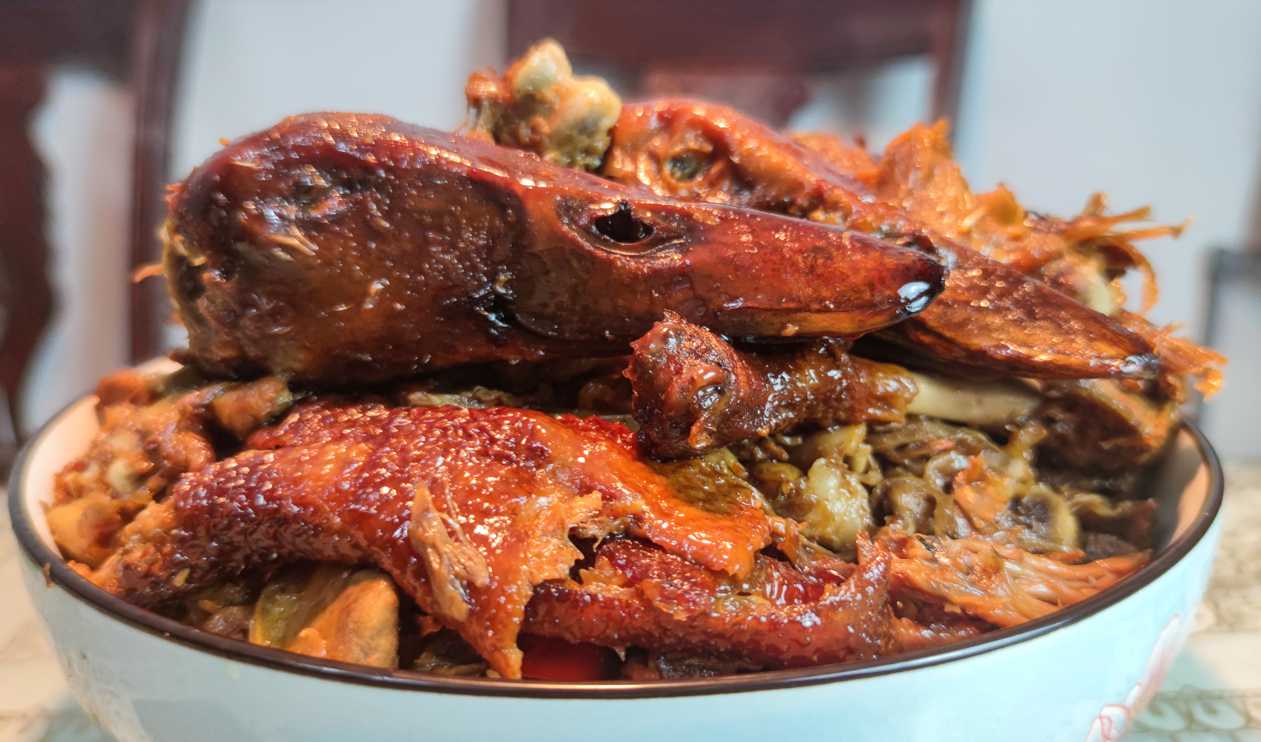 隐藏在民间的究极美食,好吃到满嘴流油的酱鸭架子