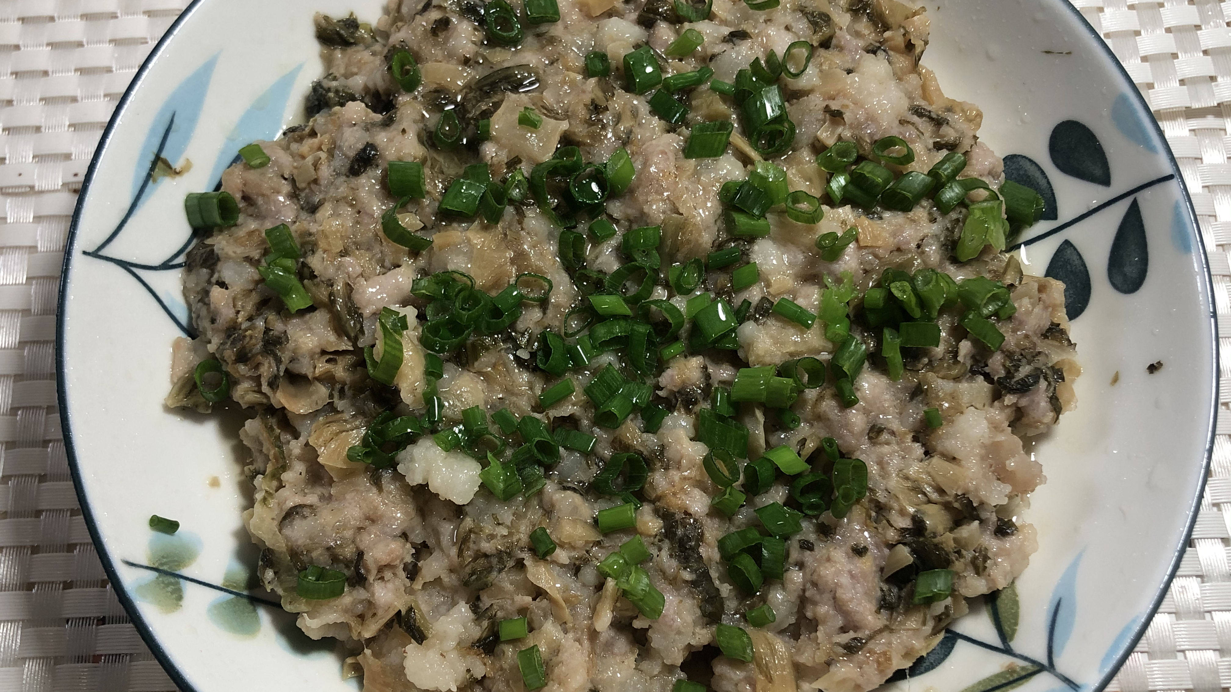广东名菜:梅菜蒸肉饼,肉质鲜美 Q弹爽口