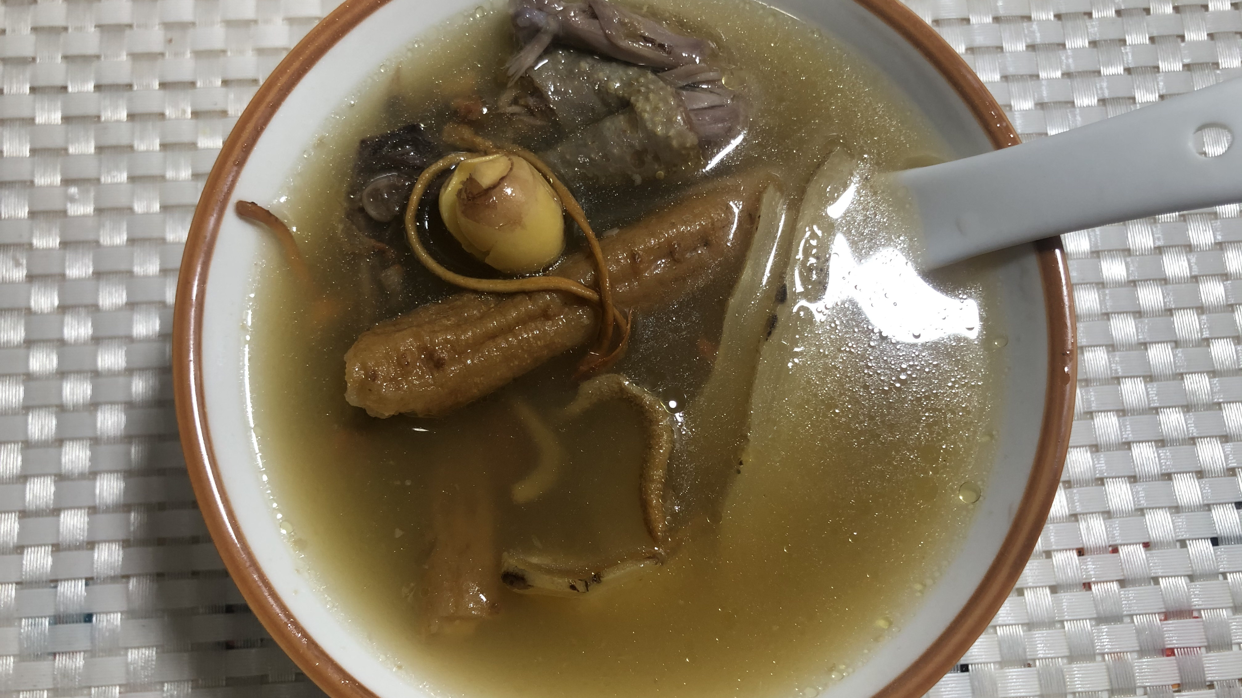 广东靓汤:药膳鸽子汤,营养又滋补