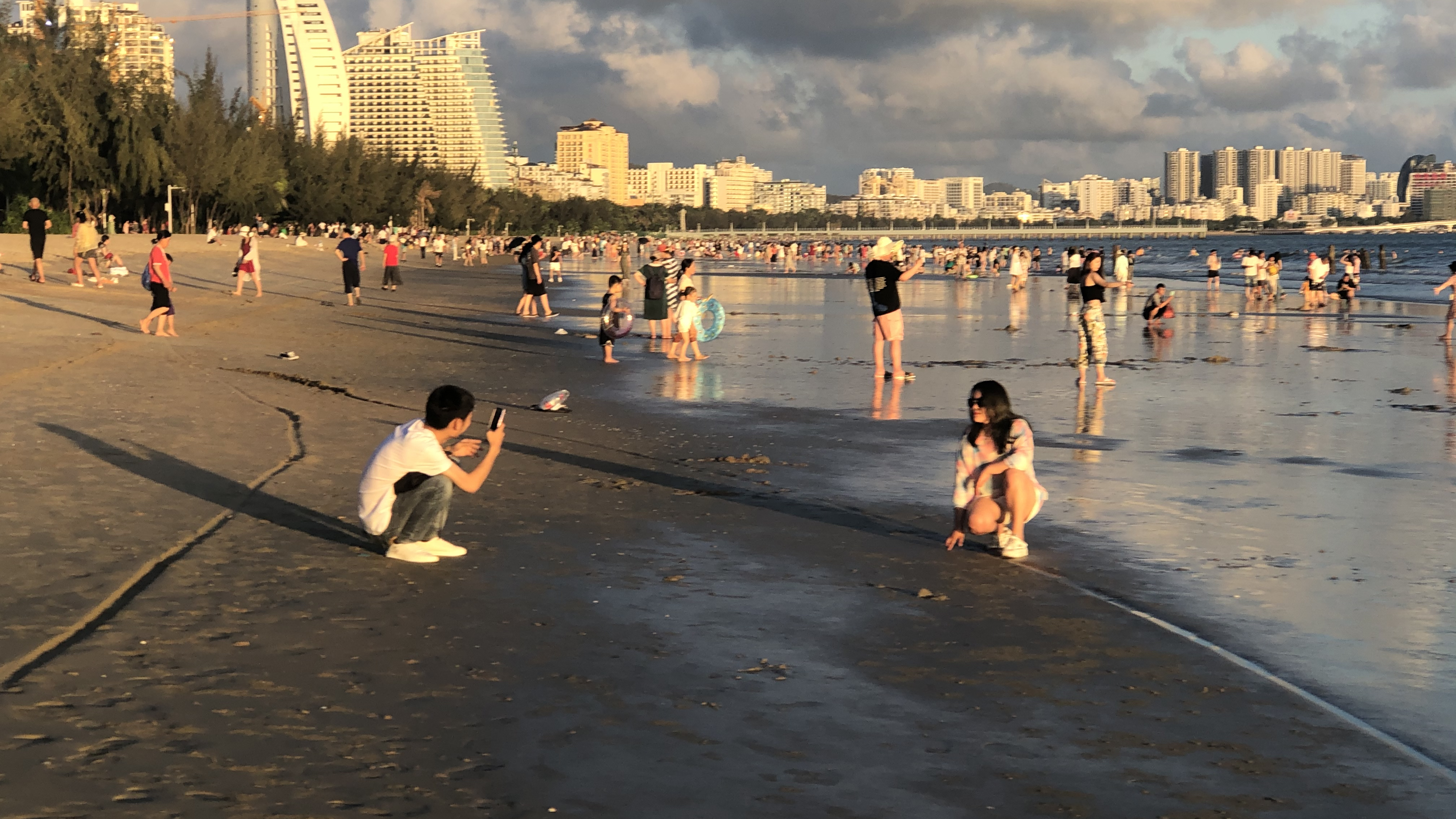 带你游览三亚回新村