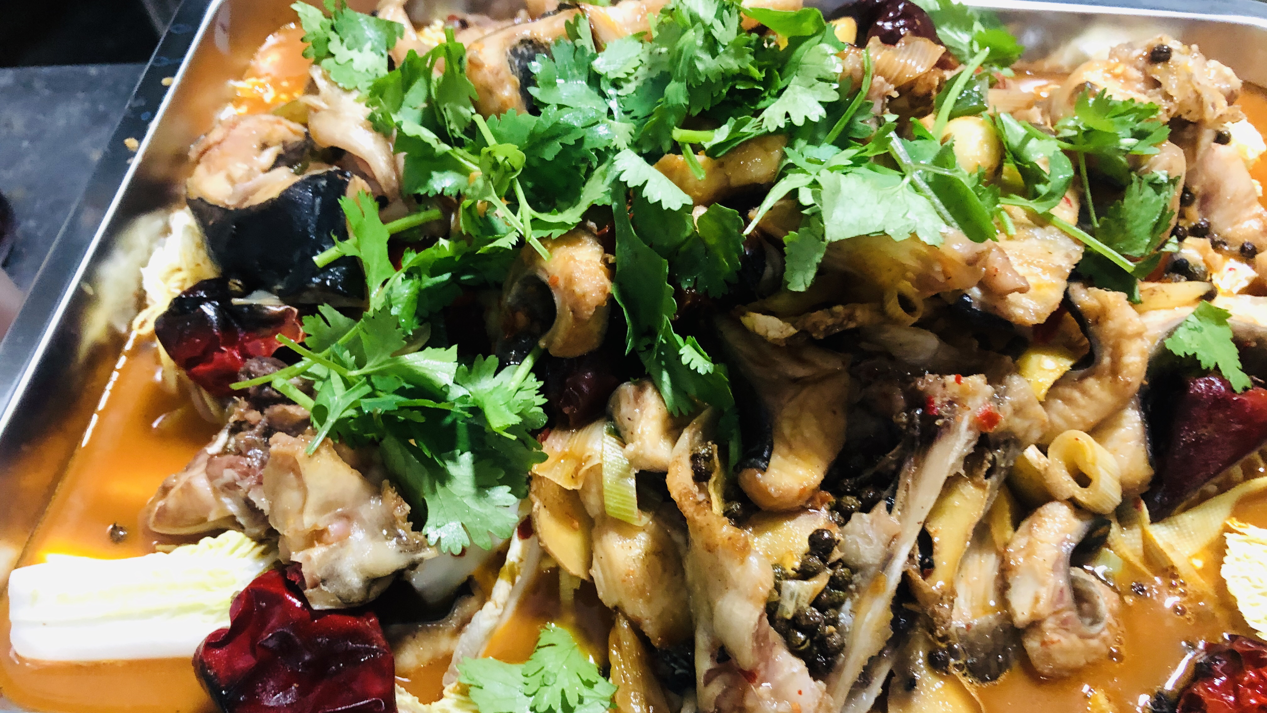 郑州夜市上火爆的碳锅鱼怎样做才好吃?