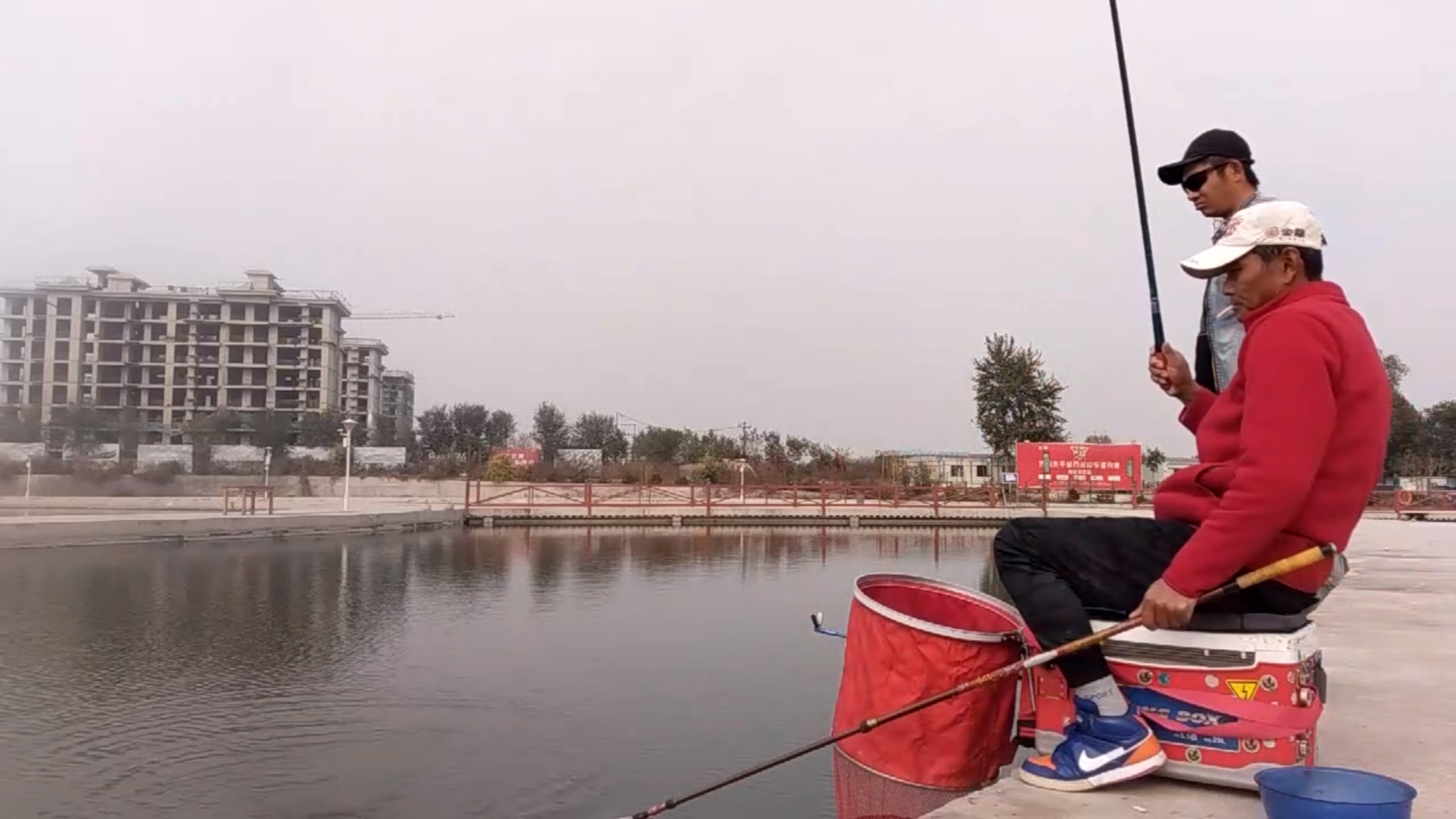 速拔哥拉虾肉加酒米钓鲤鱼草鱼,冬季钓鱼技巧视频,就这样钓鱼