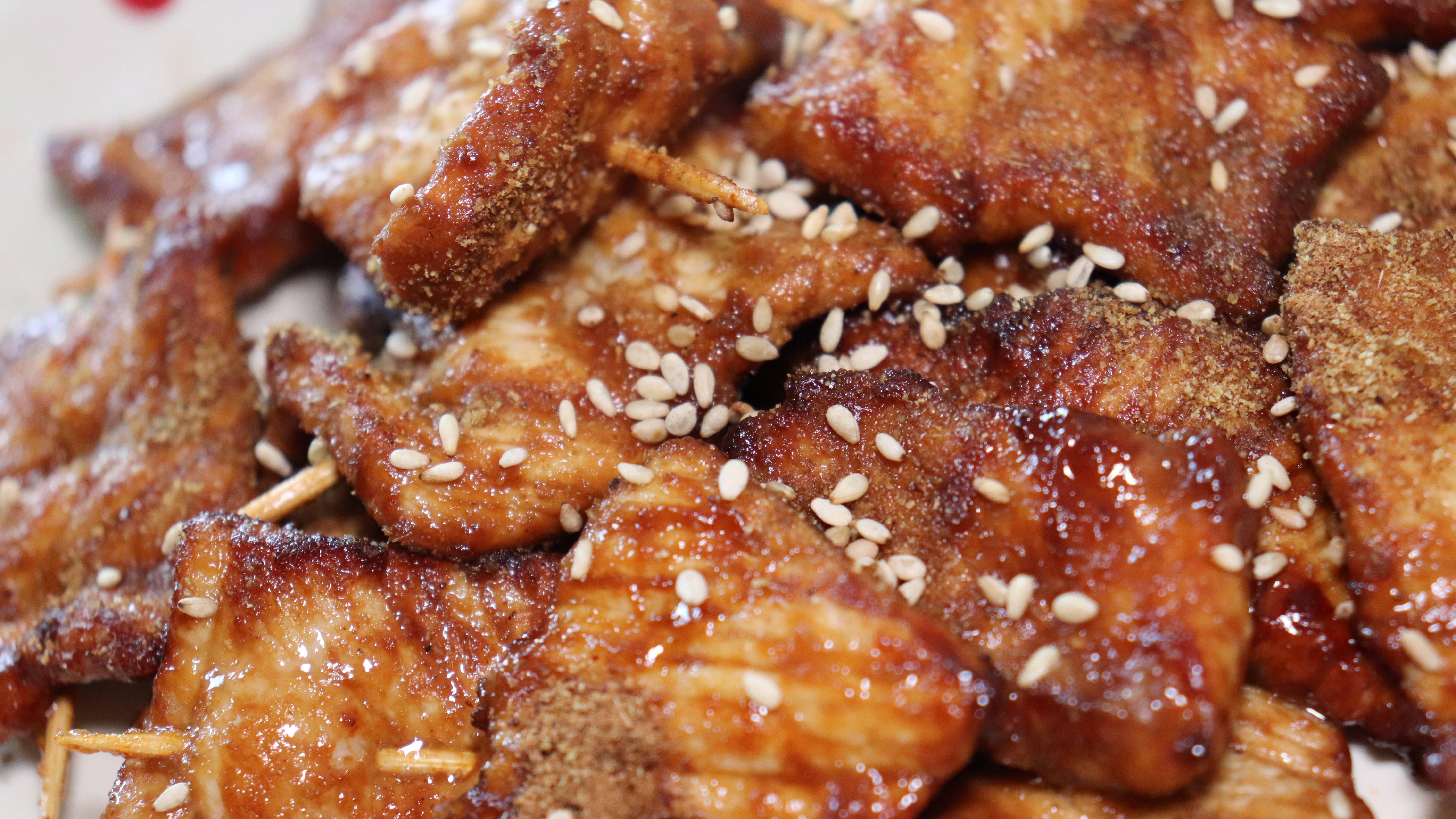 今天在家炸点小肉串,配上快乐水又是一顿过瘾的夜宵