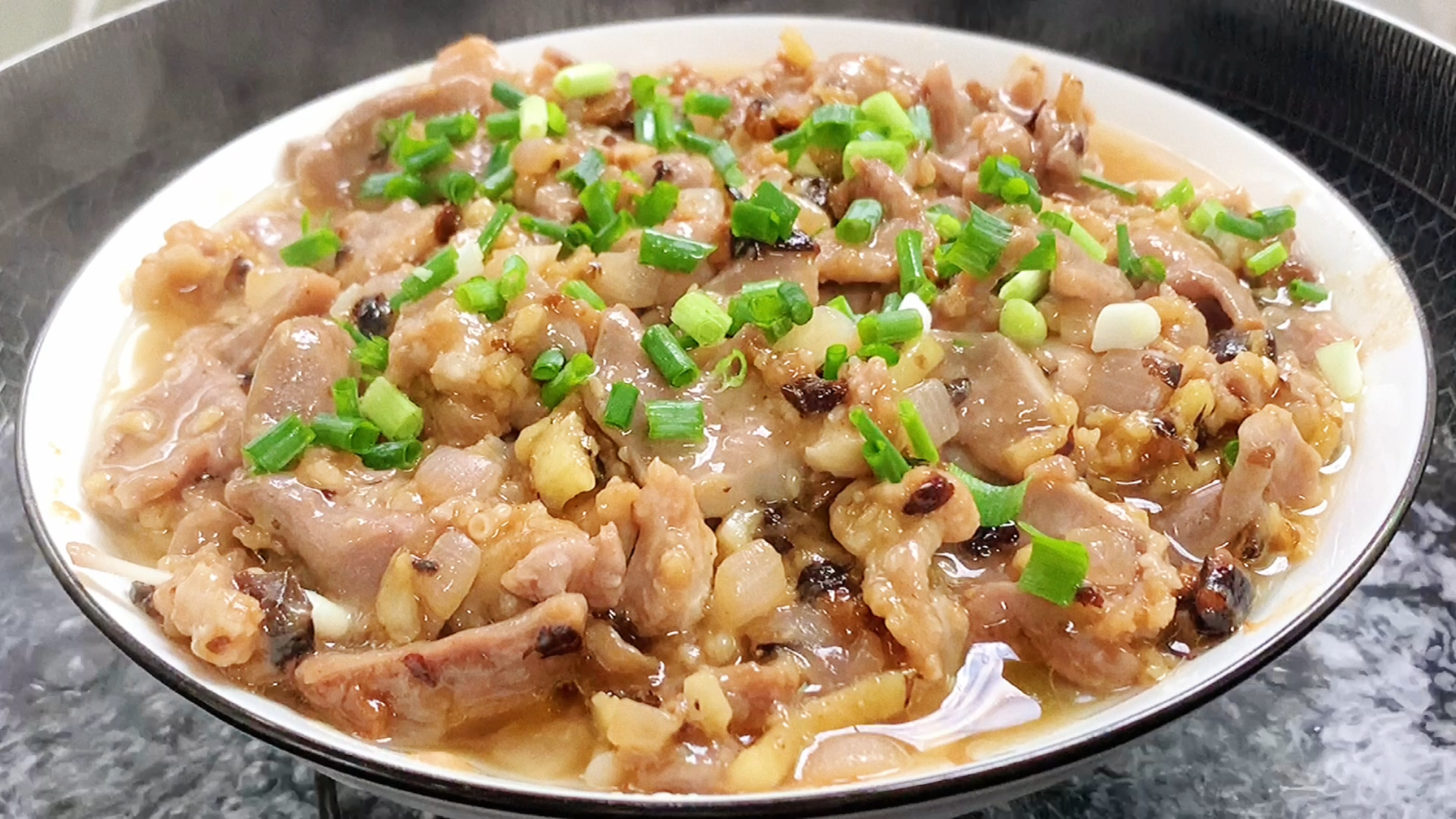 豆豉蒸猪舌头的家常做法,香脆入味又下饭,重点是超级简单又好吃