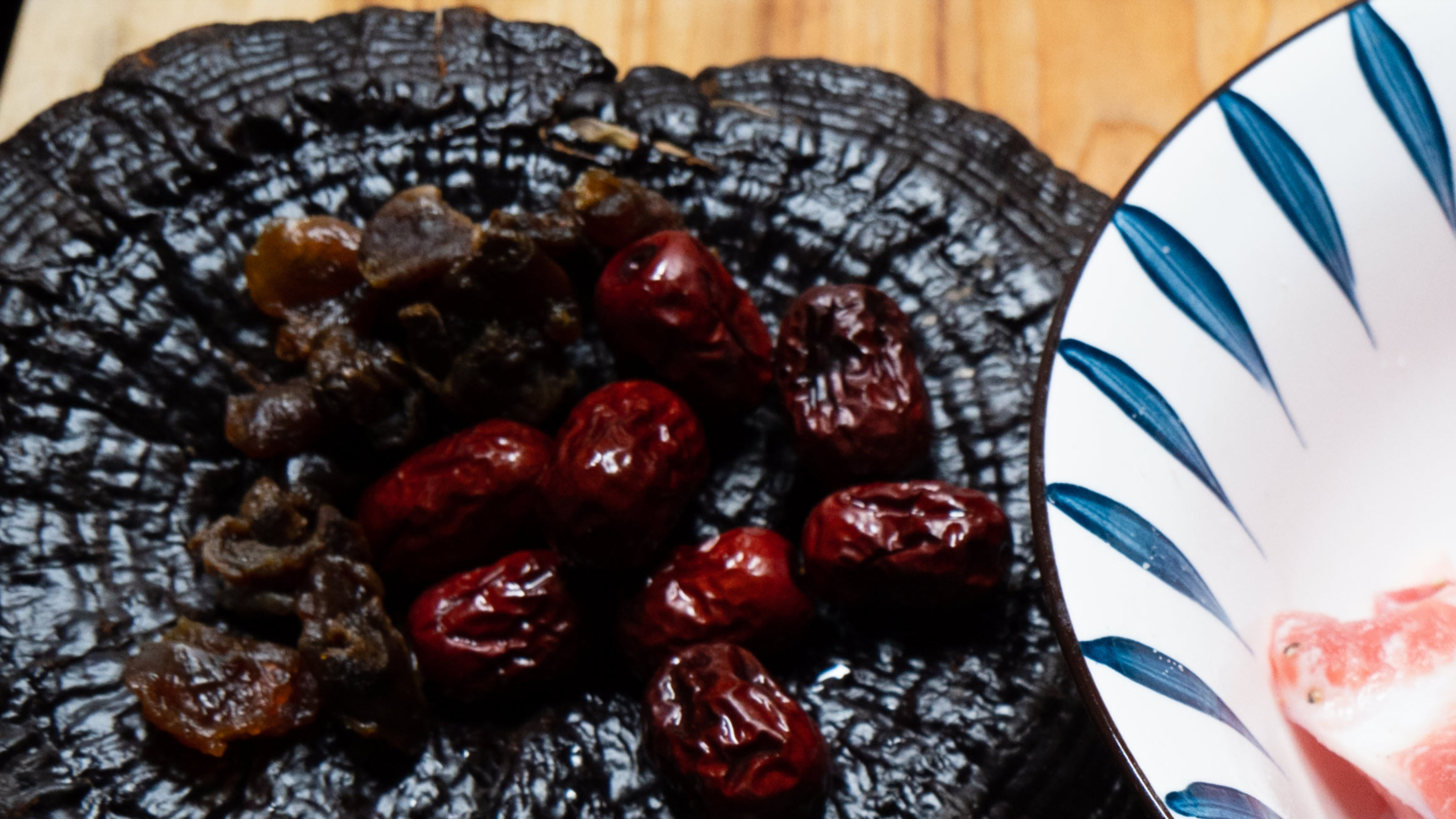 96岁的奶奶经常吃灵芝猪骨汤一周1-2次,睡眠好精神好腿脚有劲