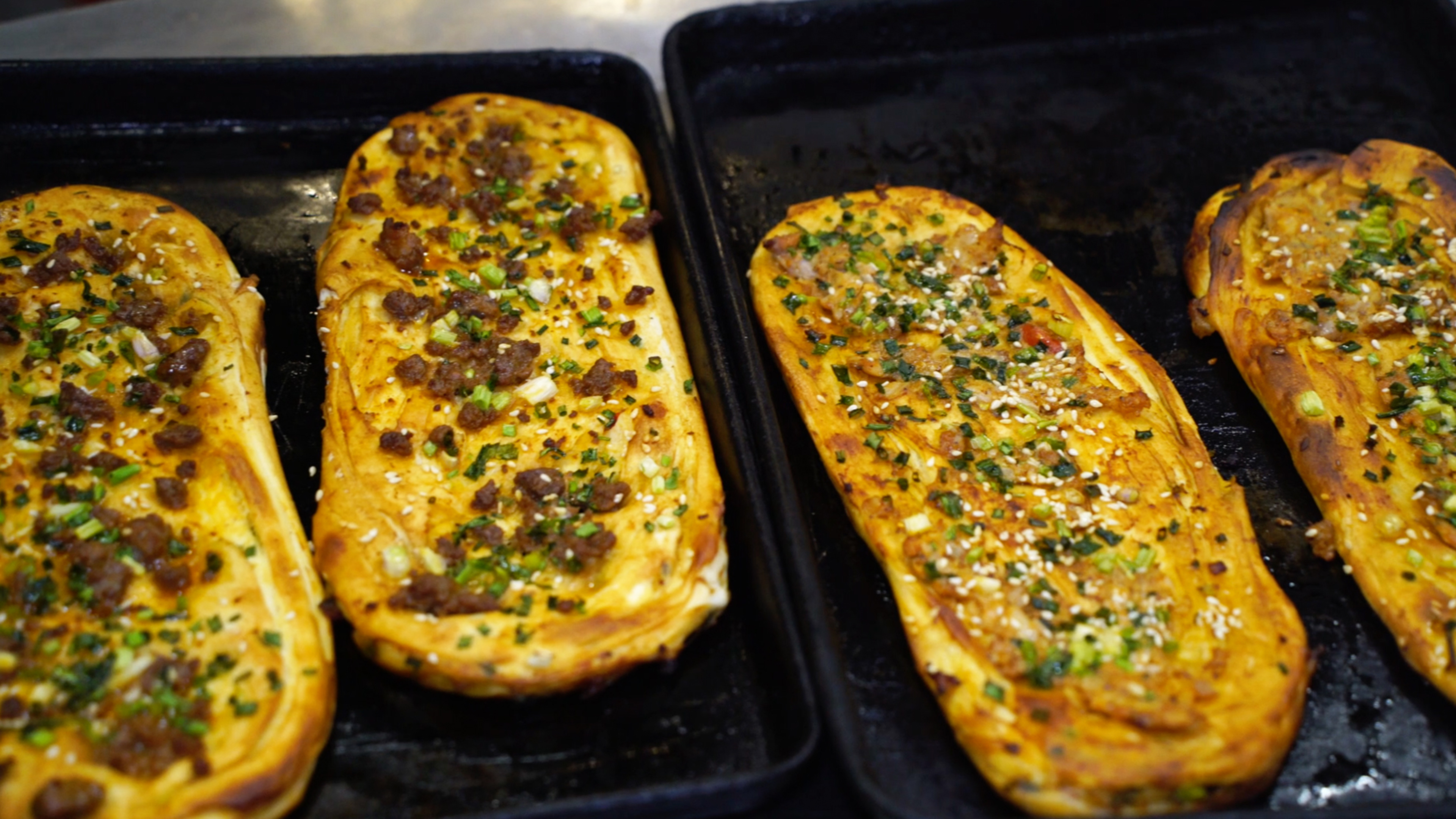 意式9寸披萨和土家掉渣烧饼-美食拍摄-不说话治愈系小吃