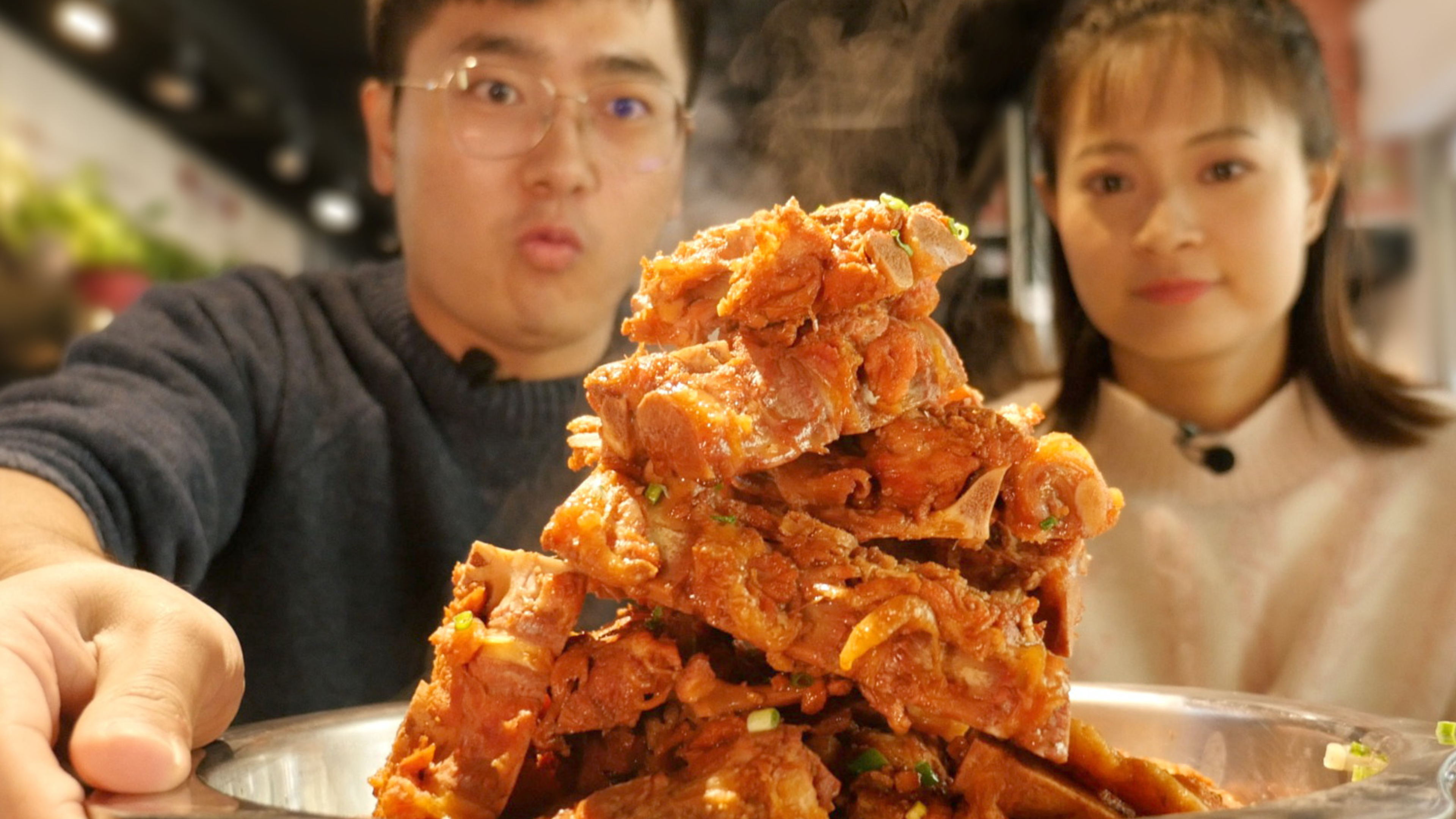 自助大骨火锅!无限加肉,无限加方便面!