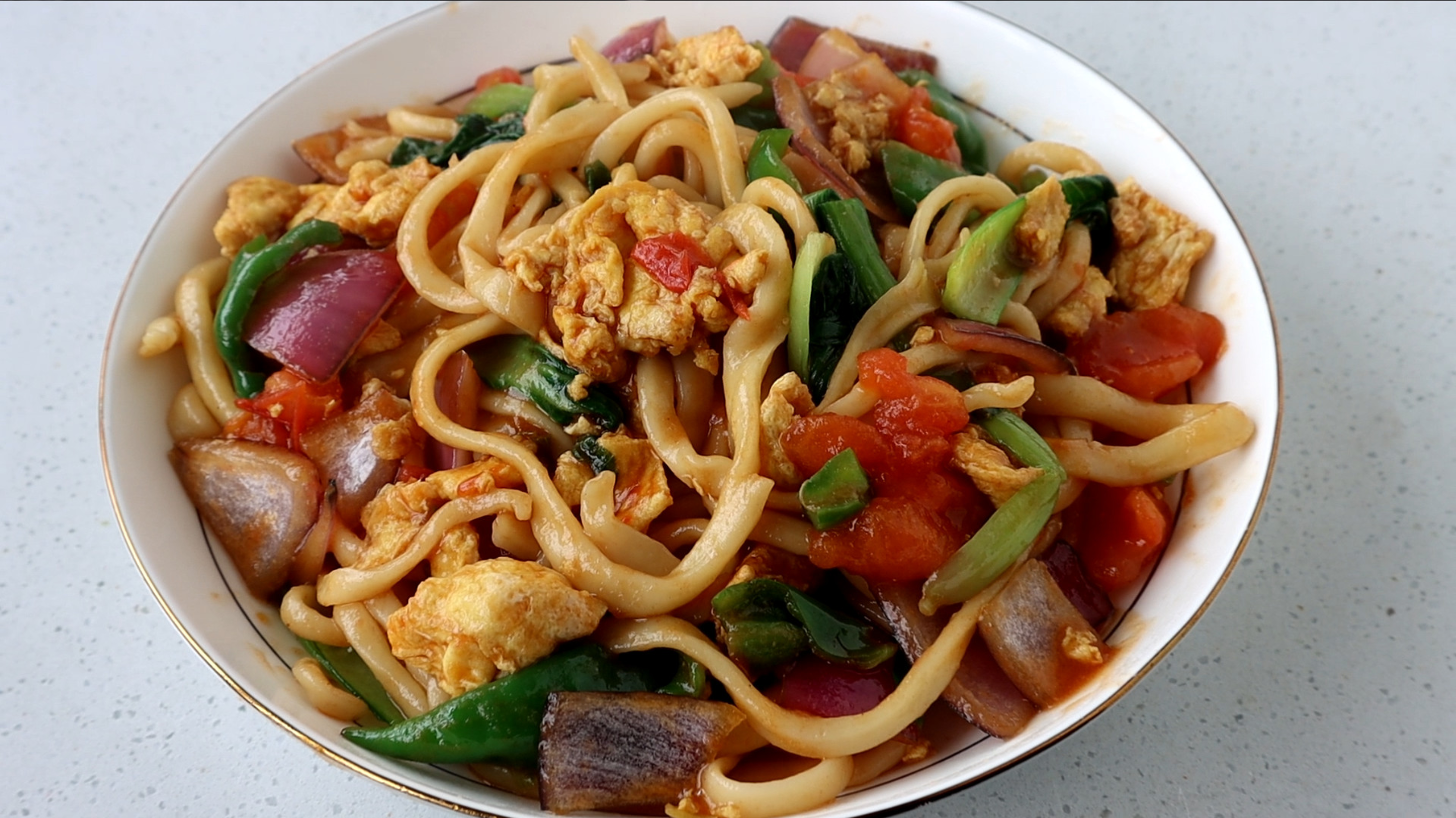 手把手教您在家做拉条子，详细讲解和面炒面技巧，看一遍就能学会